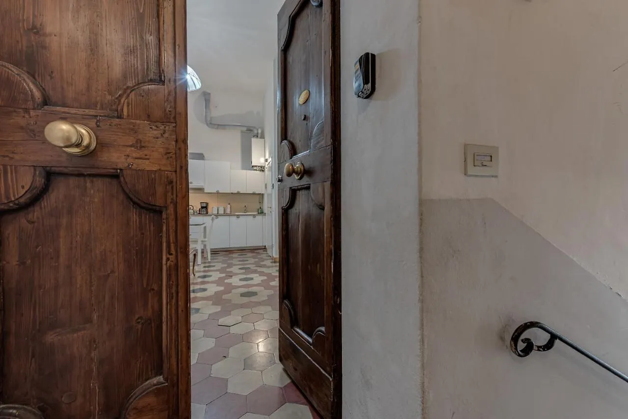 Eclectic Apartment In Santa Croce Florence Italy