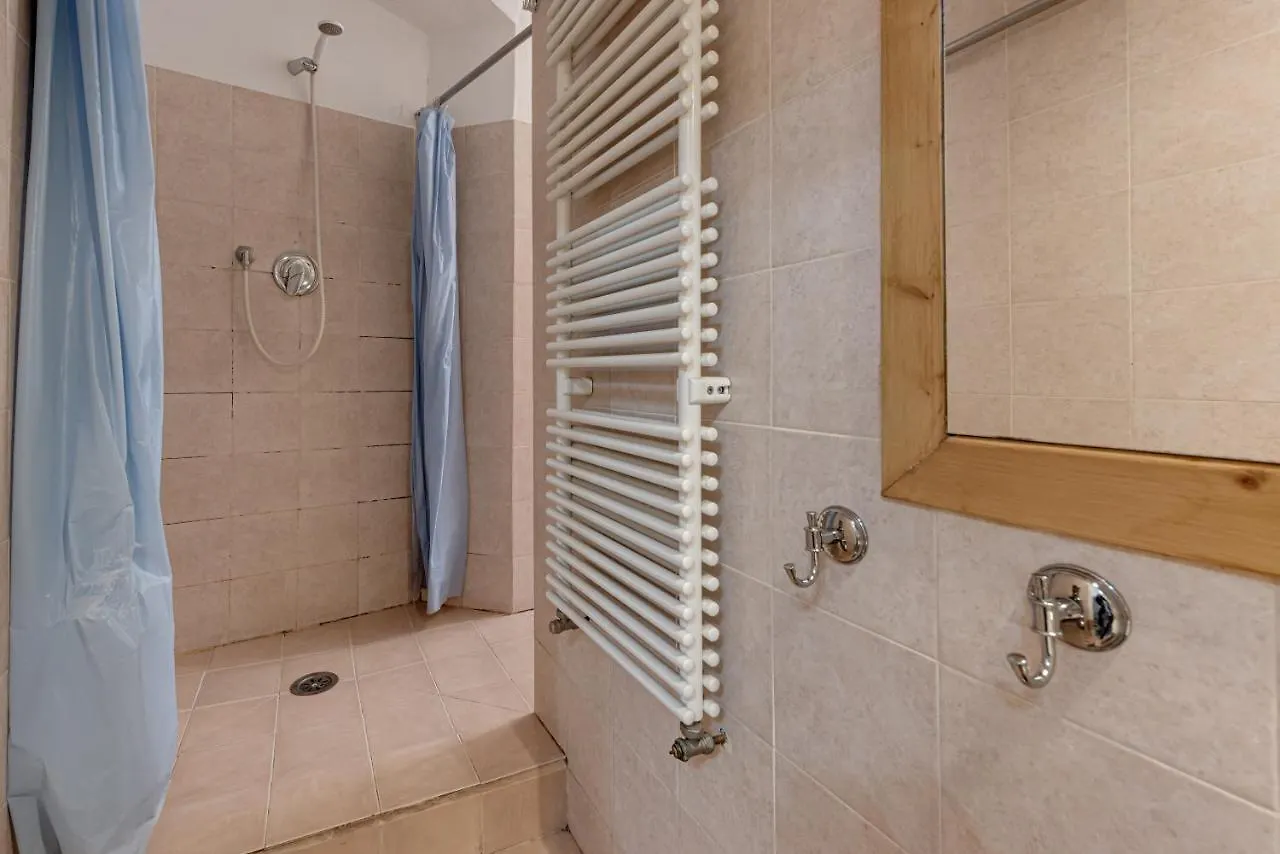 Eclectic Apartment In Santa Croce Florence Italy
